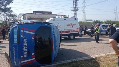 Adana'da Askeri Araç Kaza Yapti Açiklamasi 5 Yarali