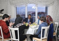 Bakan Özer Ve Esi, Ögretmen Çiftin Iftar Sofrasina Konuk Oldu