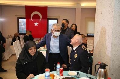 Baskan Büyükkiliç, 10 Nisan Polis Haftasi Iftar Programina Katildi