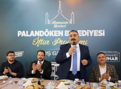 Baskan Sunar'dan Gençlere Iftar Yemegi