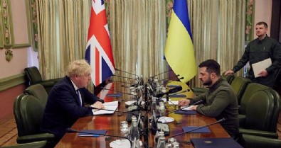 Boris Johnson Kiev'de! Zelenskiy ile görüştü