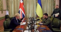Boris Johnson Kiev'de! Zelenskiy ile görüştü