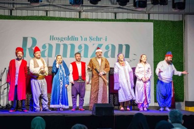 Bursa'da Ramazan Gecelerinde Tiyatro Gösteri