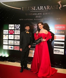 Estetik Uzmani Özer'den Pürüzsüz Cilt Önerileri