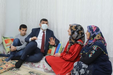 Fadiloglu, Iftar Öncesi Her Gün Farki Ailelerin Konugu Oluyor