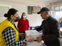 Ihtiyaç Sahibi Görme Engellilere Erzak Kolisi Destegi Yapildi