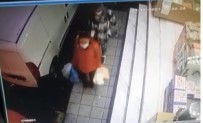 Istanbul'da Zihinsel Engelli Kiza Yankesicilik Soku Açiklamasi Polis 119 Suç Kayitli Çeteyi Suçüstü Yakaladi