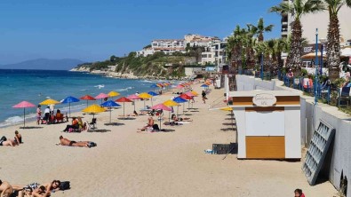 Kusadasi'nda Nisan Ayinda Deniz Keyfi