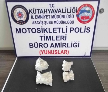 Kütahya'da Iki Sahsin Üzerinde Uyusturucu Bulundu