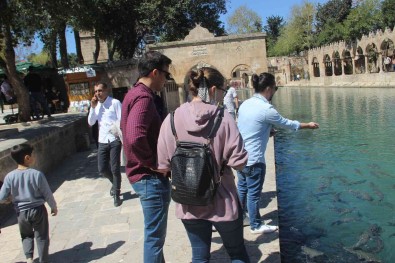 Ramazan Ayinda Balikligöl Ziyaretçi Akinina Ugruyor