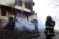 Samsun'da Garaj Yangini Binaya Siçradi