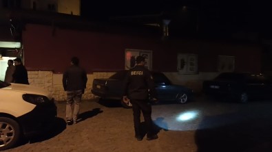 Sokak Ortasindaki Silahli Çatismada 4 Sahis Tutuklandi