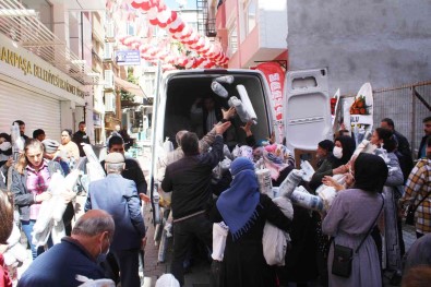 Tekirdag'da Indirim Izdihami Açiklamasi Birbirleriyle Yaristilar