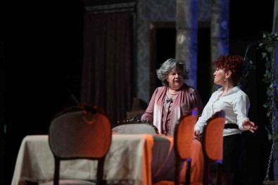 Tiyatronun Duayenleri Denizlililerle Bulustu