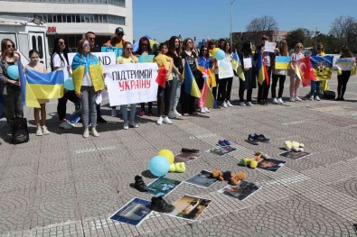 Ukraynalilar Gözyaslariyla Samsun'dan Dünyaya Seslendi Açiklamasi 'Bu Savasi Bitirin'
