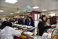 Vali Kizilkaya Ögrencilerle Birlikte Iftar Yapti