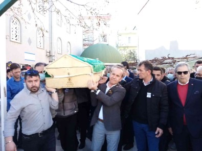 Vefat Eden Bandirmali Gazeteci Topraga Verildi