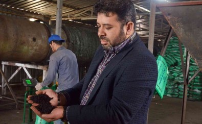 Yerin Yüzlerce Metre Altindan Çikarilan Leonardit, Topraklara Bereket Oluyor