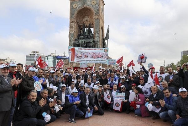 1 Mayıs Emek ve Dayanışma Günü kutlanıyor!