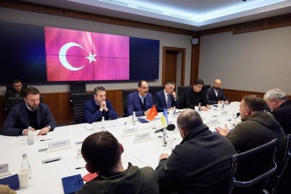 Kalın Zelenski ile buluştu: Türkiye savaşın sona ermesi için girişimlerine devam edecek