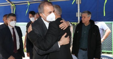 AK Parti Sözcüsü Çelik, şehit teğmen Akdeniz'in ailesini ziyaret etti