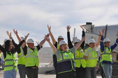 Akkuyu NGS Çalisanlari 1 Mayis'i 'Hayat Bayram Olsa' Sarkisi Ile Kutladi