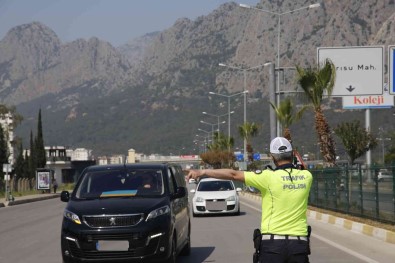 Antalya'da 670 Personelle Türkiye Güven Huzur Uygulamasi