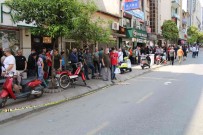 Aydin'da Metrelerce Tatli Kuyrugu