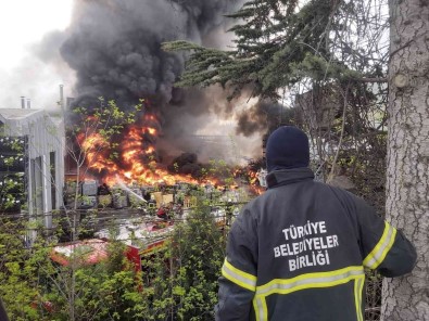 Bilecik'te Lastik Fabrikasinda Yangin