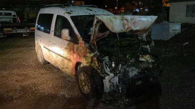 Bingöl'de Hafif Ticari Araç Sürüye Çarpti Açiklamasi 6 Kisi Yaralandi, 50 Koyun Telef Oldu