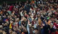 Galatasaray Taraftarindan Yönetime Tepki