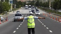 İstanbul’da 1 Mayıs Taksim’e çıkan yollar kapandı!