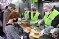 Kadiköy'de Ramazan Dayanisma Ile Geçti