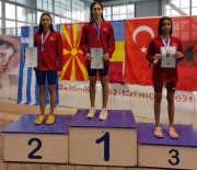 Malatyali 2 Yüzücüden 2 Madalya