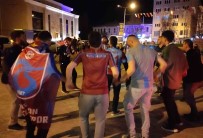 Trabzonspor Taraftari, Sampiyonlugu Horon Teperek Kutladi