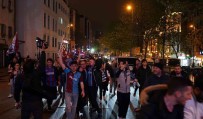 Trabzonspor Taraftari Taksim'e Akin Etti