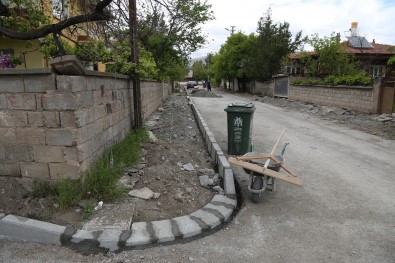 Erzincan'da Zamanla Bozulan Kaldirimlar Yenileniyor