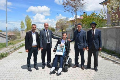 Tusba Belediyesinden Engellilere Akülü Tekerlekli Sandalye