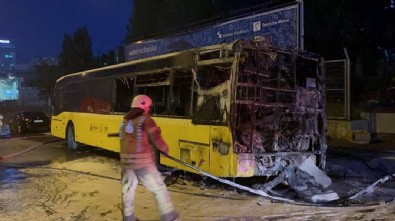 İstanbul'da İETT otobüsü yandı!