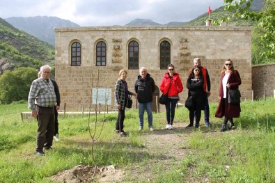 Terörden Temizlenen Semdinli'ye Ziyaretçi Akini