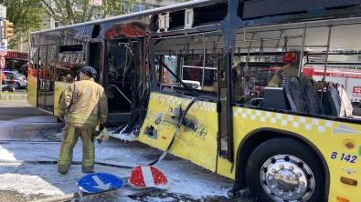 Tramvay Ile IETT Otobüsü Çarpisti Açiklamasi 6 Yarali