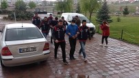 Yankesiciler Sivas Polisine Takildi Haberi