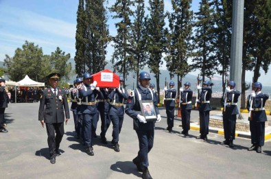 Basçavus Çiftçi Askeri Törenle Son Yolculuguna Ugurlandi