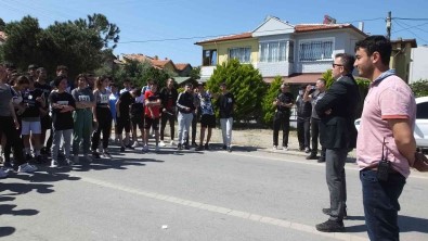 Burhaniye'de Liseli Atletler Ödüllendirildi