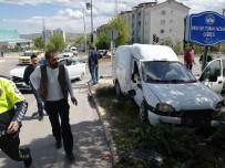 Elazig'da Trafik Kazasi Açiklamasi 4 Yarali