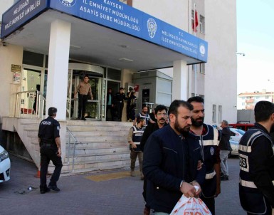 Kayseri'de Çesitli Suçlardan Hapis Cezasi Ile Aranan 8 Kisi Yakalandi