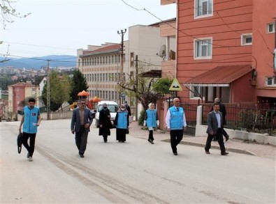 Müftü Erhun, 'Fakir Ve Zengin Vatandaslarimiz Arasinda  Iyilik Köprüsü Olduk'