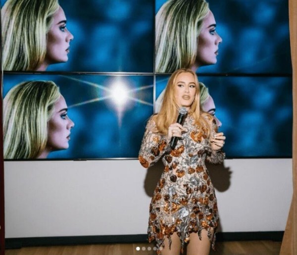 Adele 58 milyon dolarlık evini paylaştı!