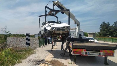 Bursa'da Kontrolden Çikan Otomobil Köprüden Uçtu Açiklamasi 2 Yarali