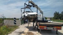 Bursa'da Kontrolden Çikan Otomobil Köprüden Uçtu Açiklamasi 2 Yarali Haberi
